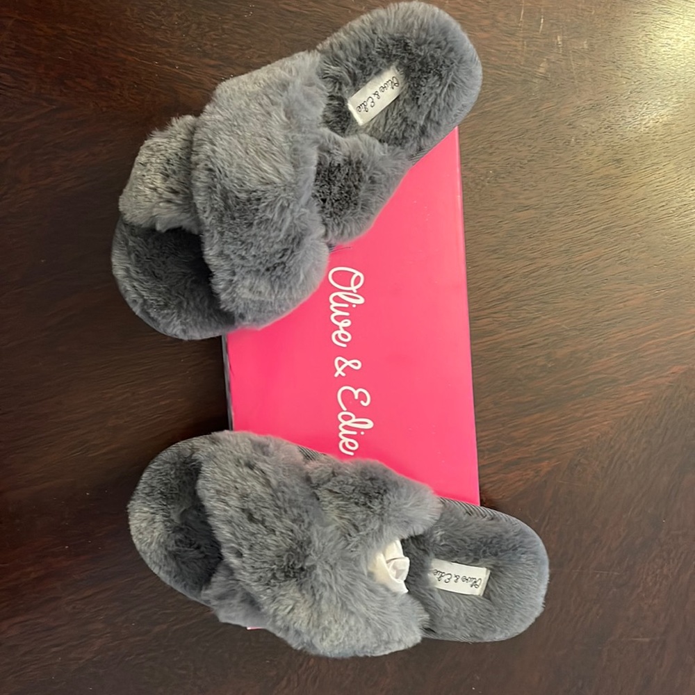 Olive and Edie Charcoal Grey Slippers size 13/1